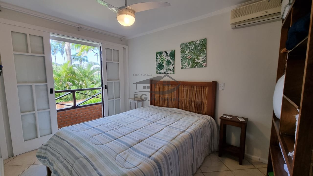 Casa de condomínio 100 metros da praia