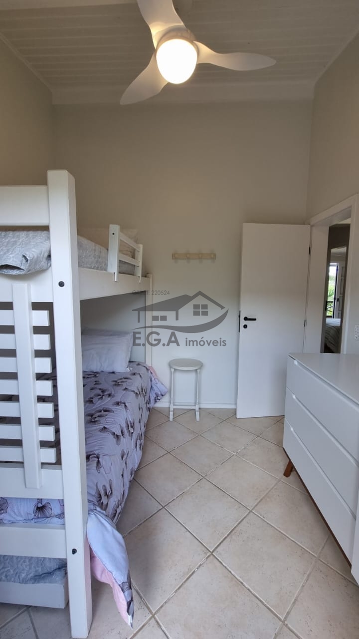 Casa de condomínio 100 metros da praia