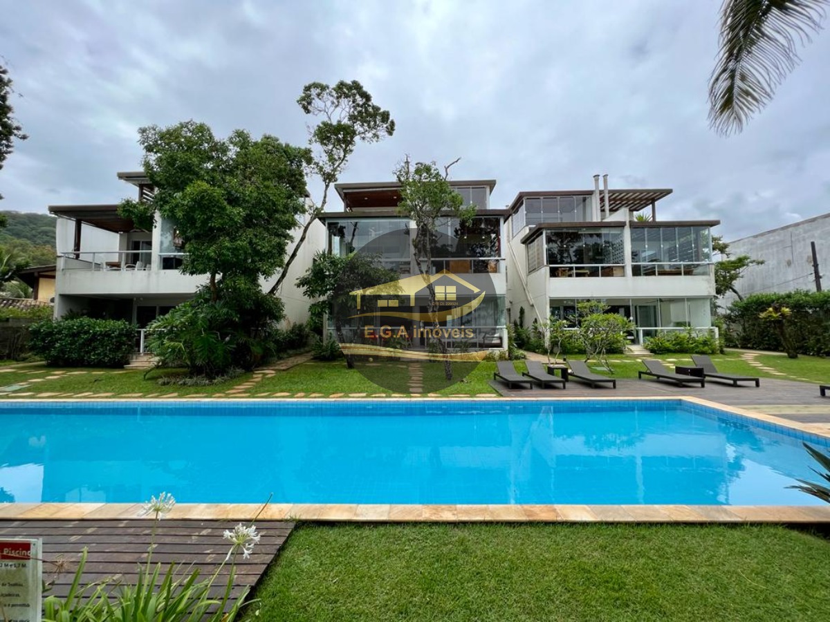 Casa pé na Areia em Camburi -SP