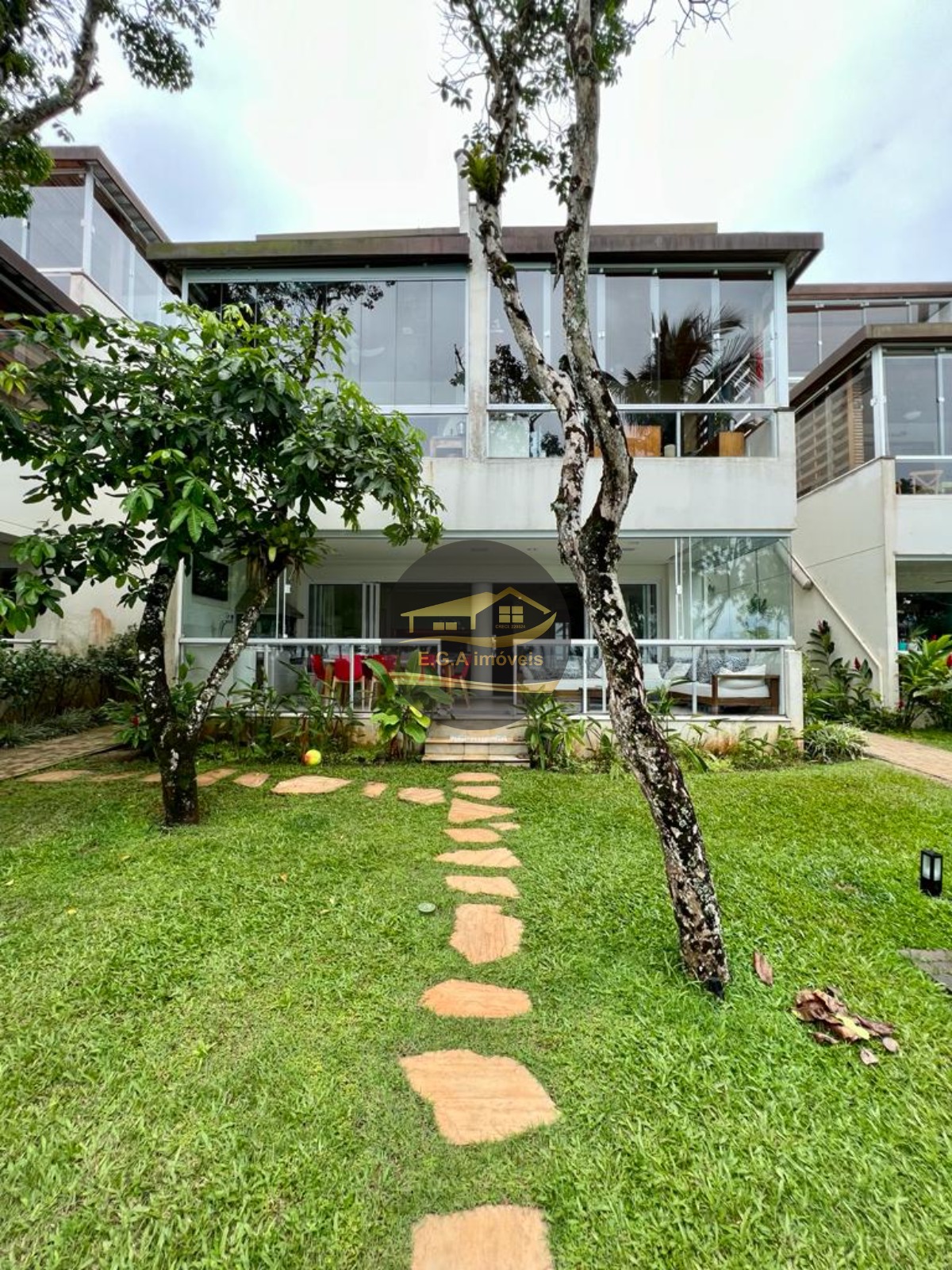 Casa pé na Areia em Camburi -SP