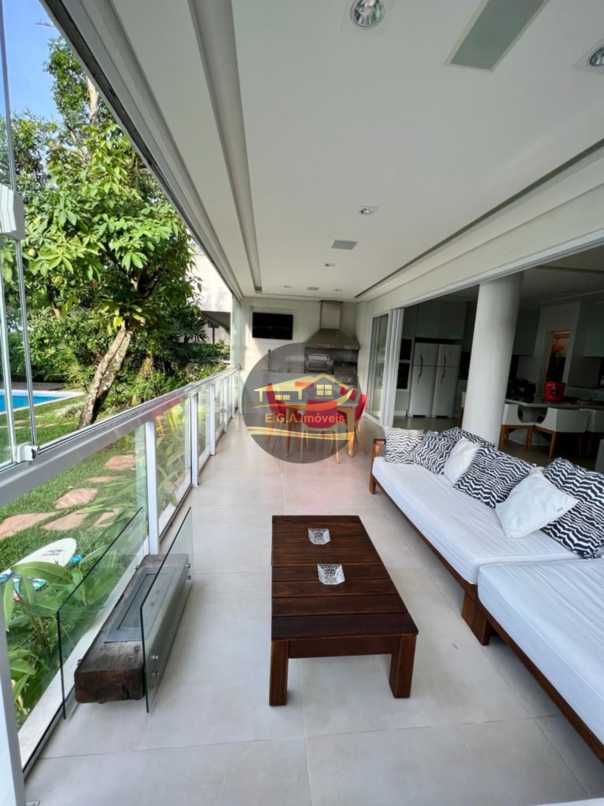 Casa pé na Areia em Camburi -SP