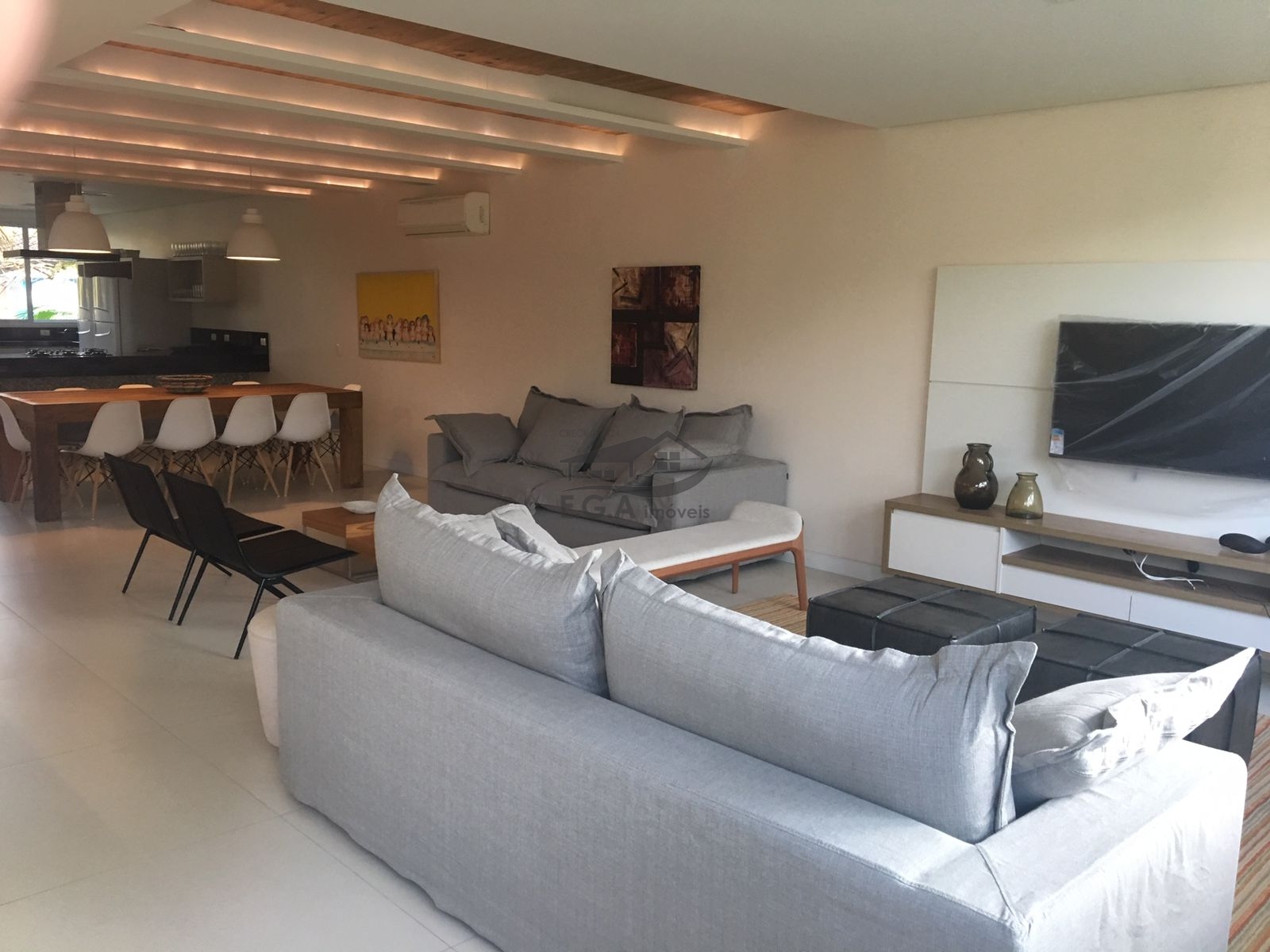 Casa em condomínio fechado a 120 da praia de juquehy
