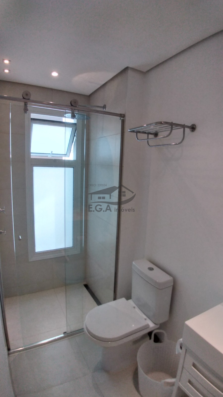 Casa em condomínio pé na areia .