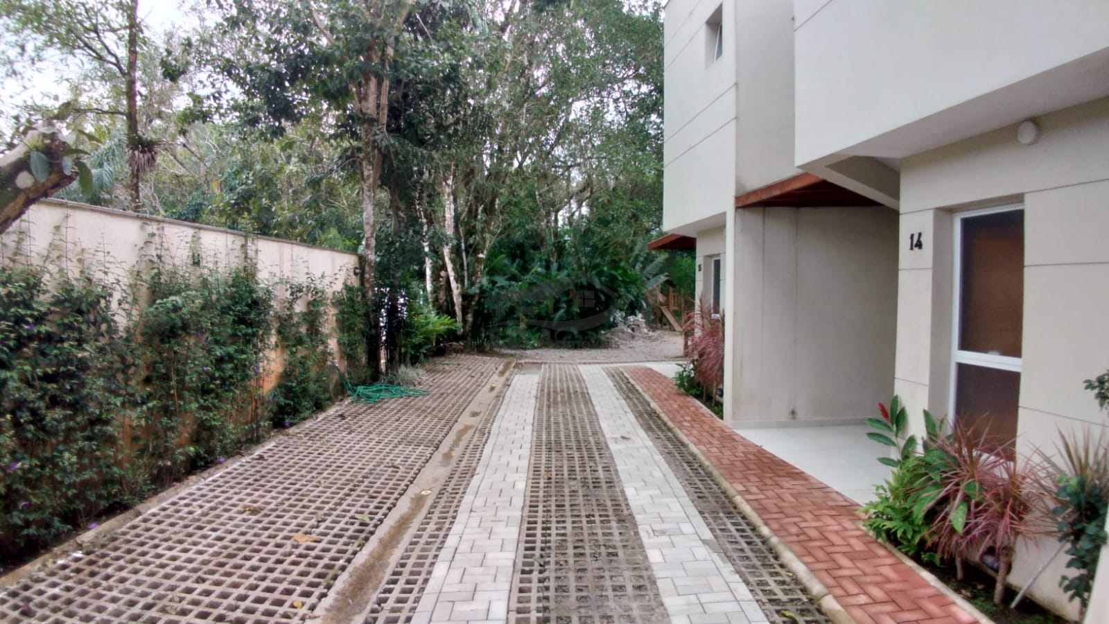 Casa de condomínio 80 mt. Da praia