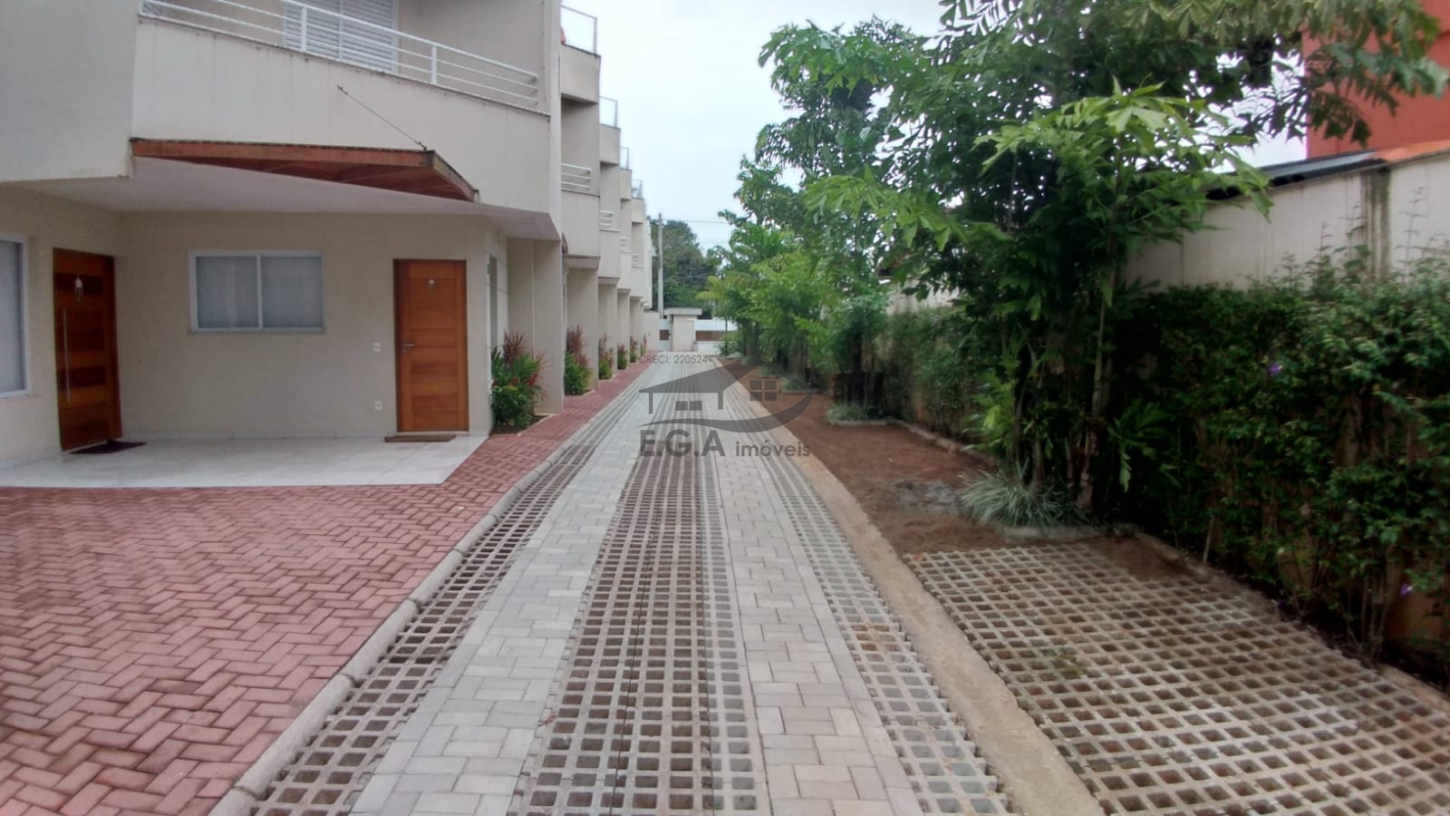 Casa de condomínio 80 mt. Da praia