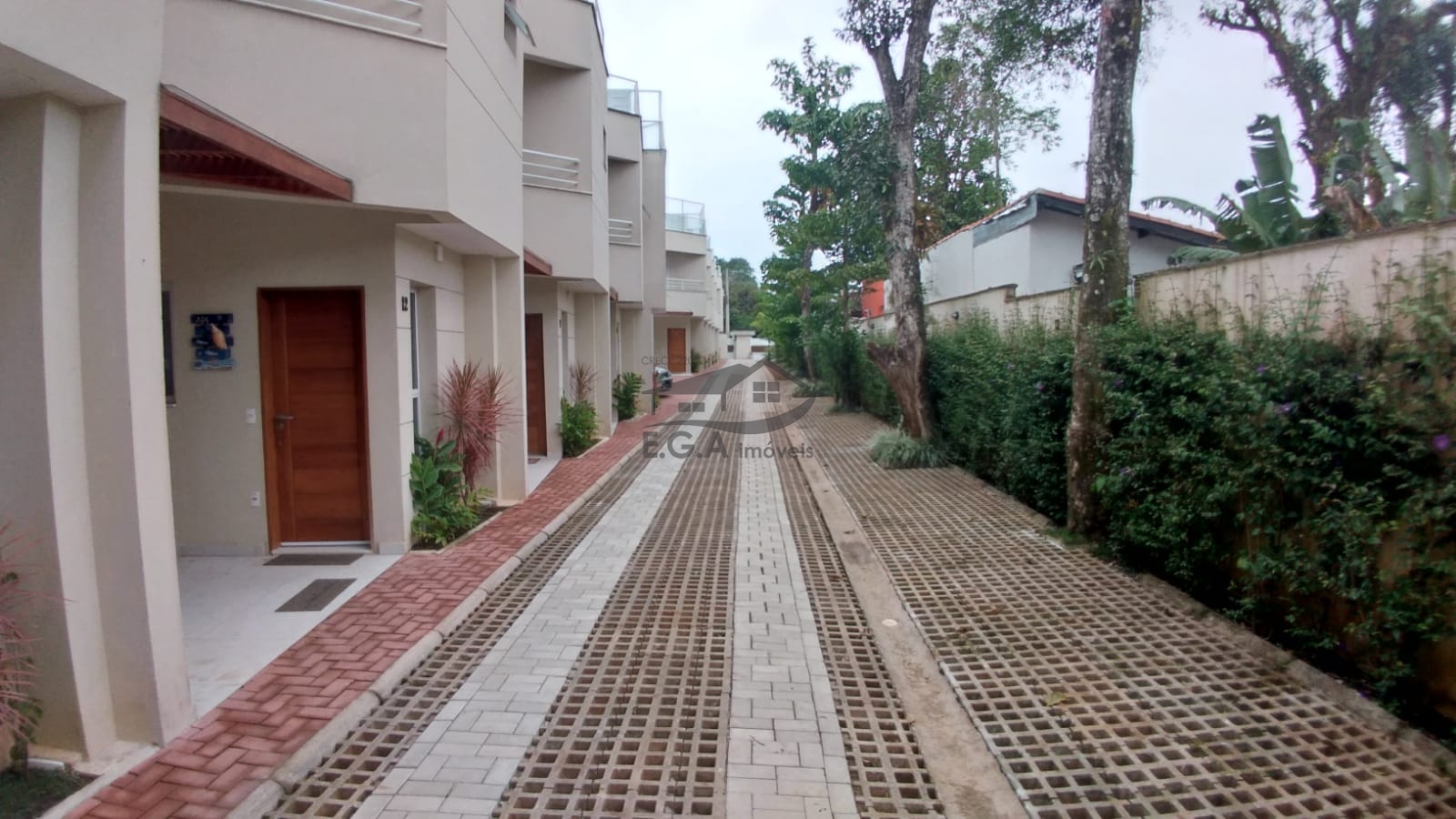 Casa de condomínio 80 mt. Da praia