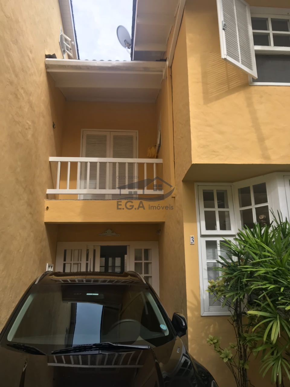 Casa de condomínio frente ao mar