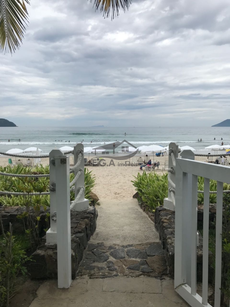 Casa de condomínio frente ao mar