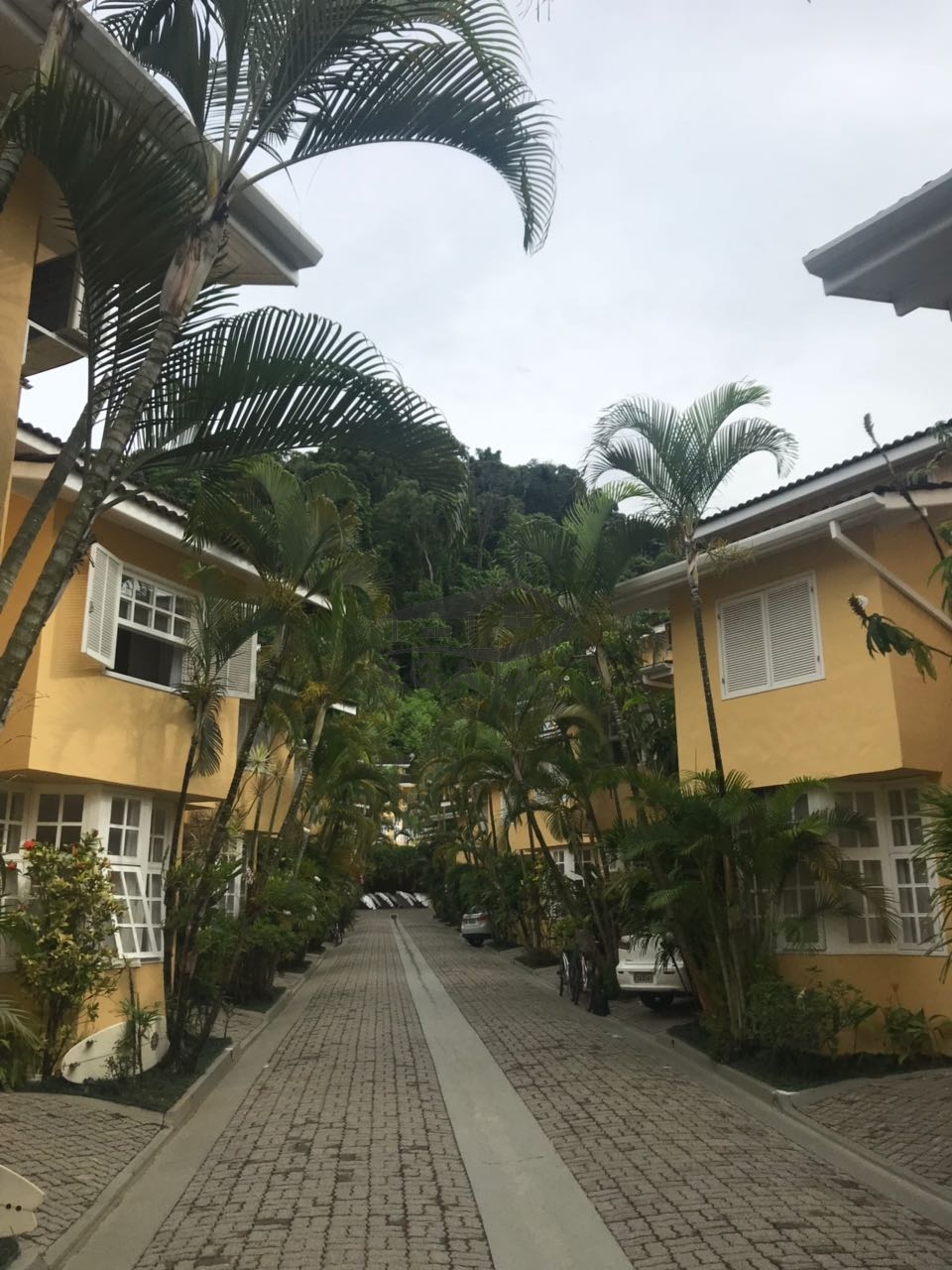 Casa de condomínio frente ao mar