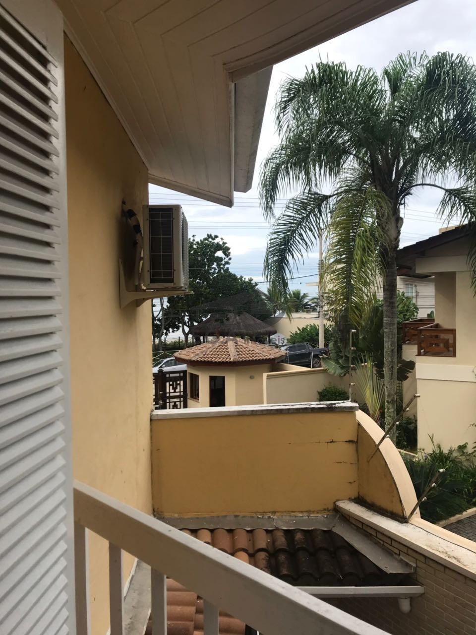 Casa de condomínio frente ao mar