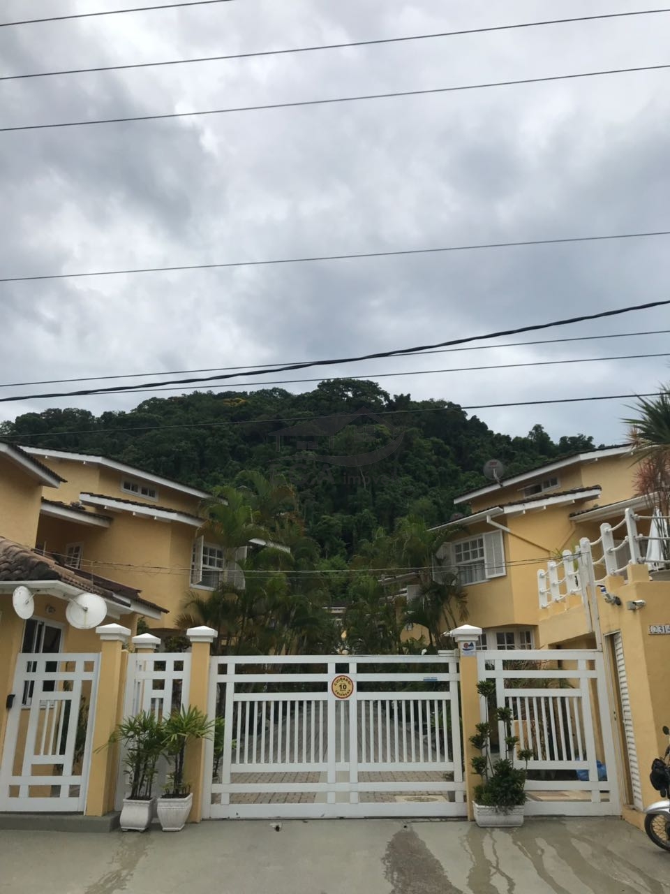 Casa de condomínio frente ao mar