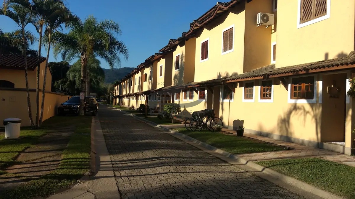 Casa de cond. Em juquey a 200mts praia