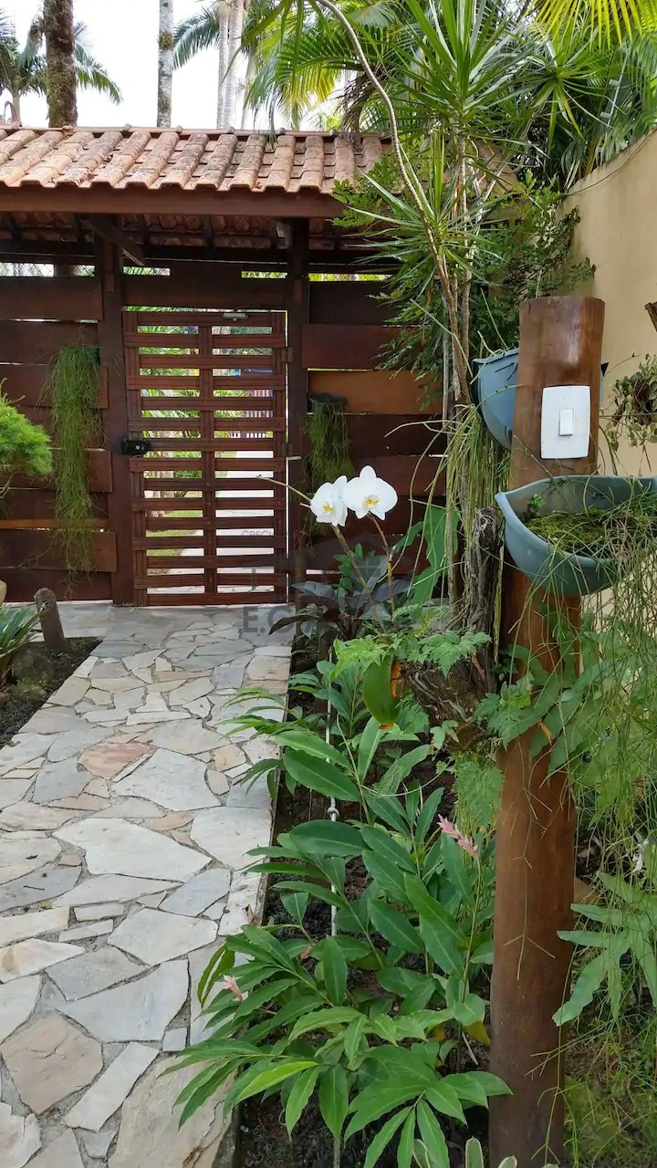 Casa de cond. Em juquey a 200mts praia