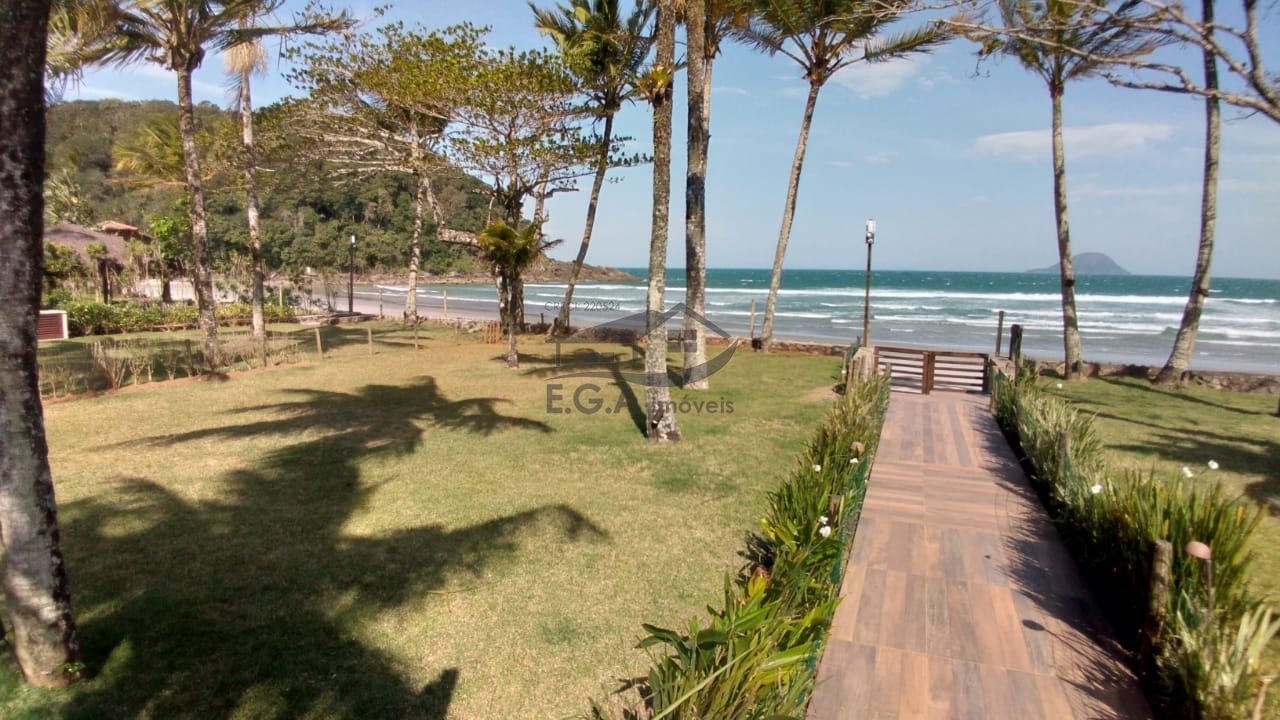 Casa frente ao mar na praia do engenho