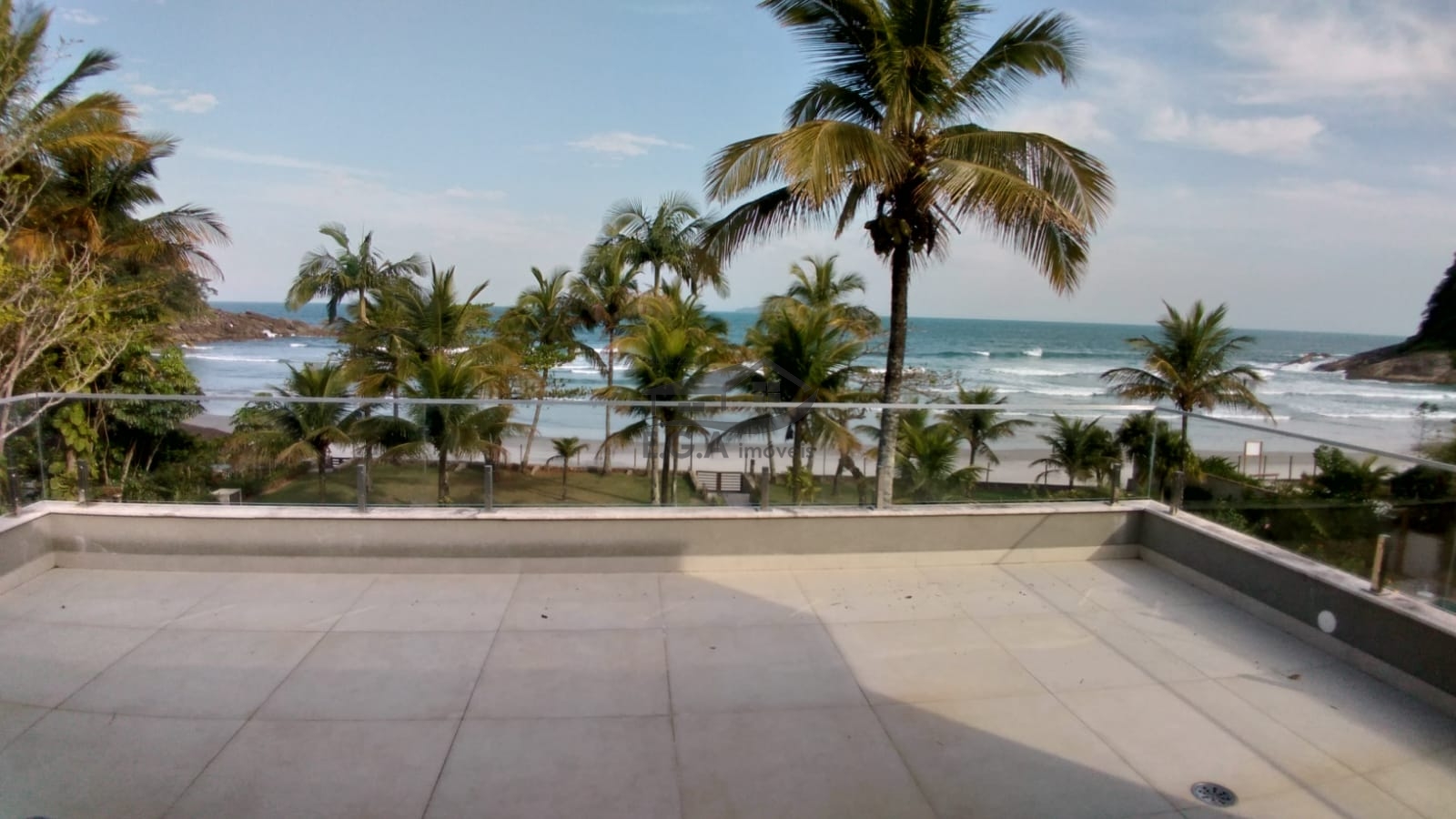 Casa frente ao mar na praia do engenho