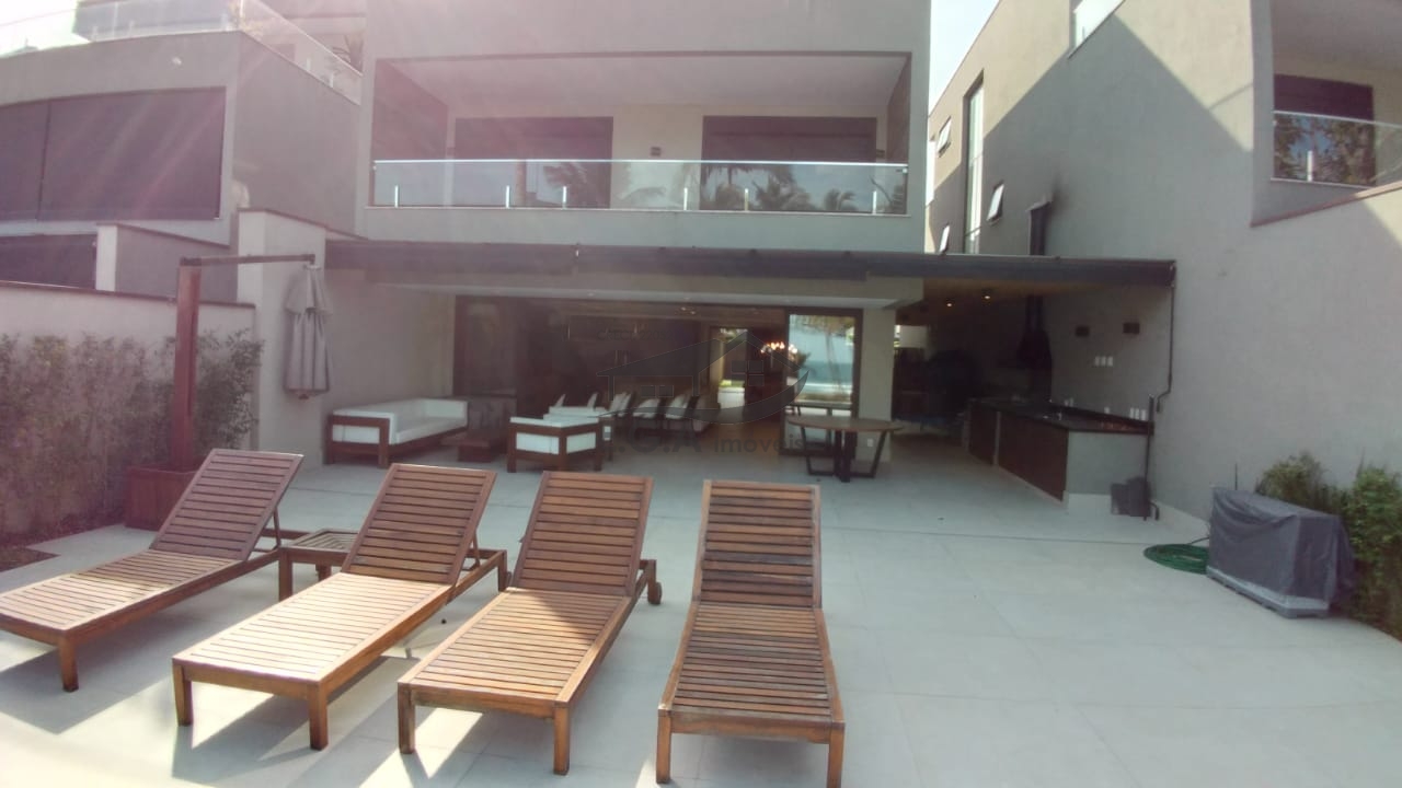 Casa frente ao mar na praia do engenho