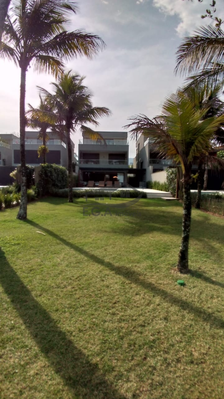 Casa frente ao mar na praia do engenho
