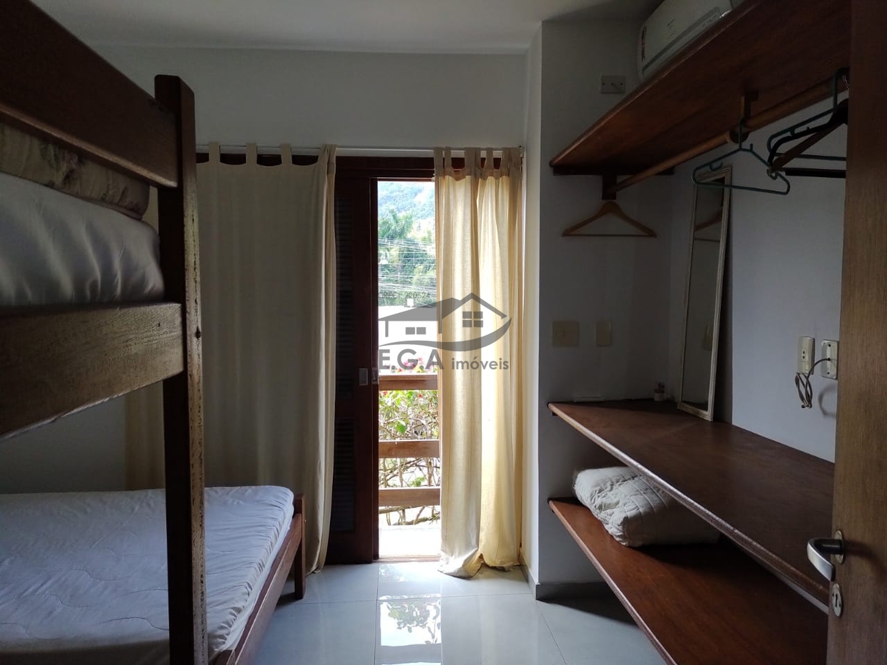 Casa na praia de juquey