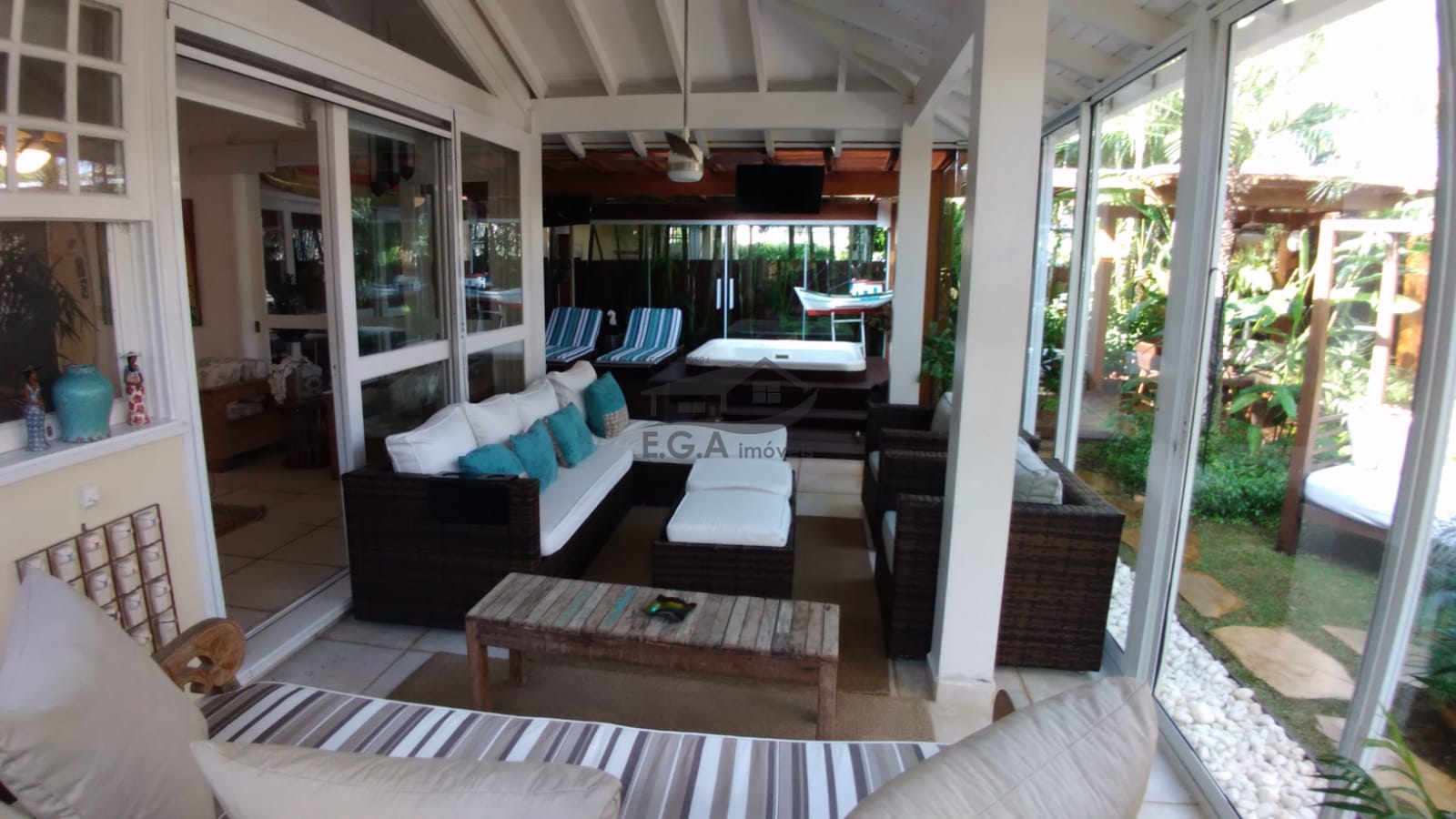 Casa de condomínio 50 mt da praia em juquey