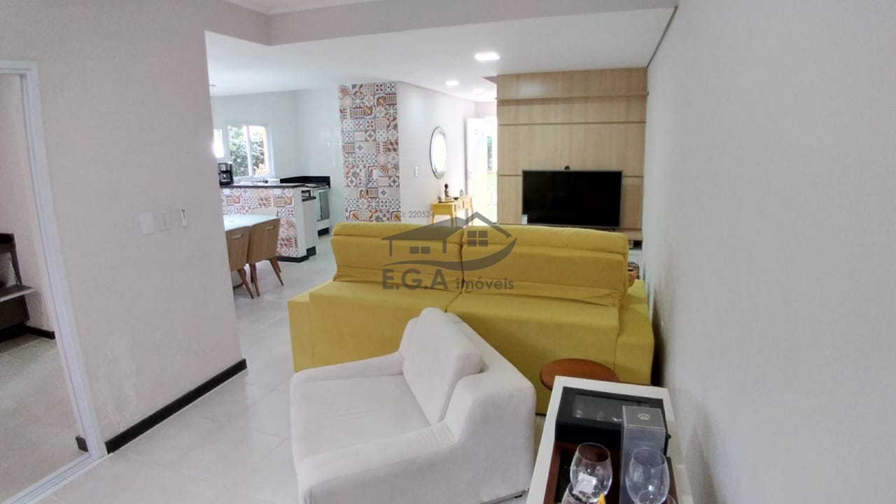 Casa em condomínio em boiçucanga