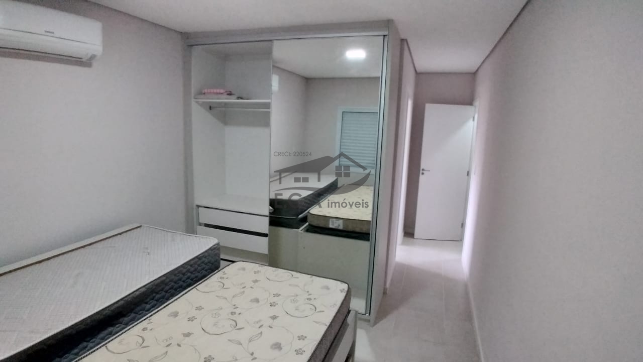 Casa em condomínio em boiçucanga