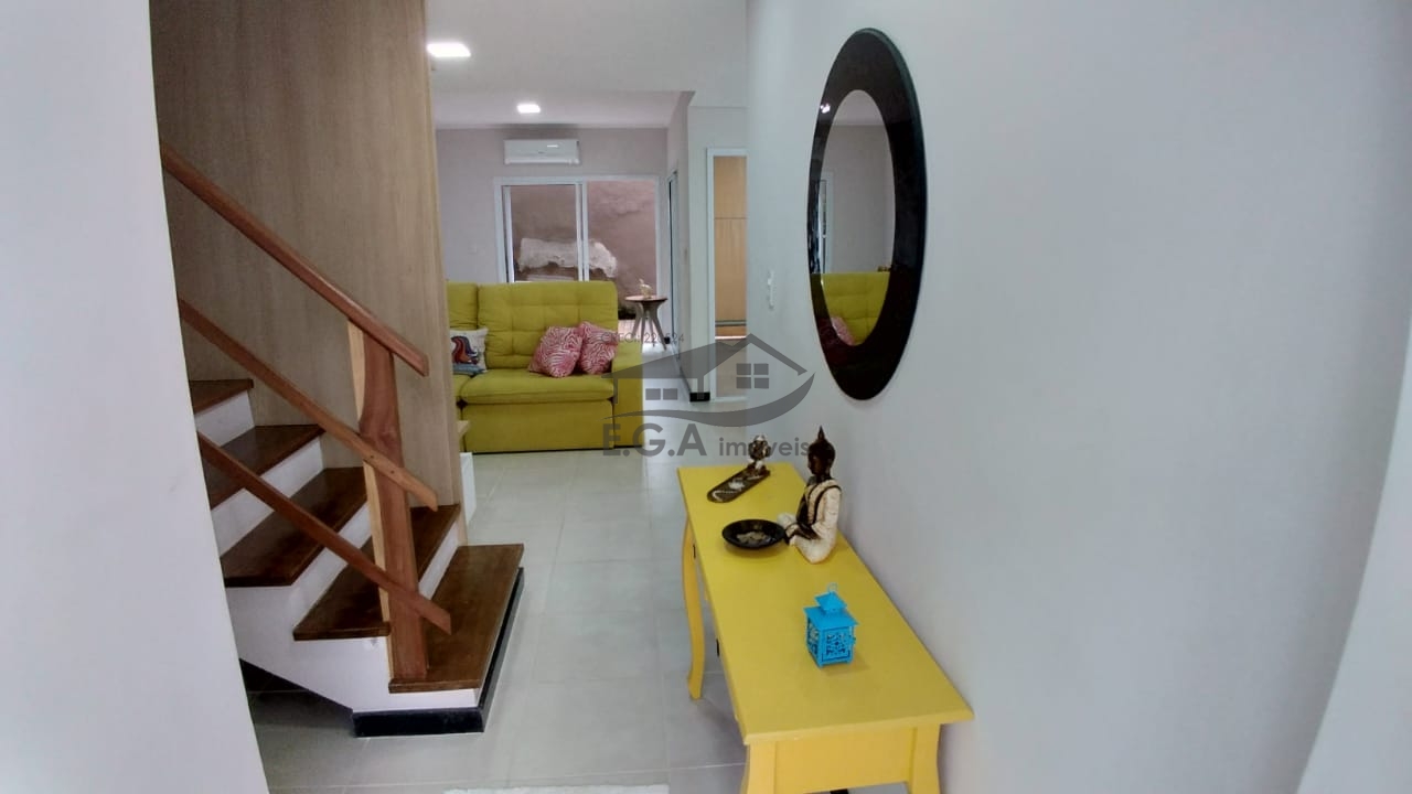 Casa em condomínio em boiçucanga