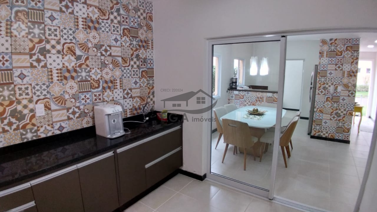 Casa em condomínio em boiçucanga