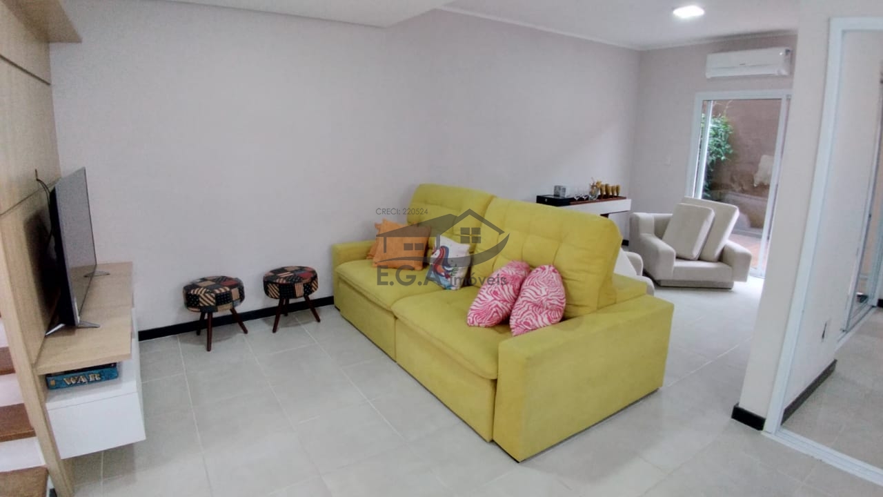 Casa em condomínio em boiçucanga