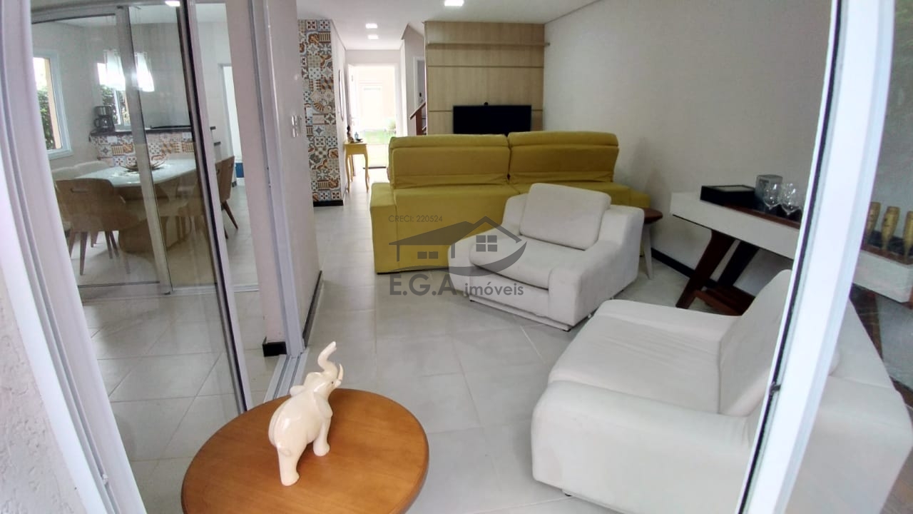 Casa em condomínio em boiçucanga