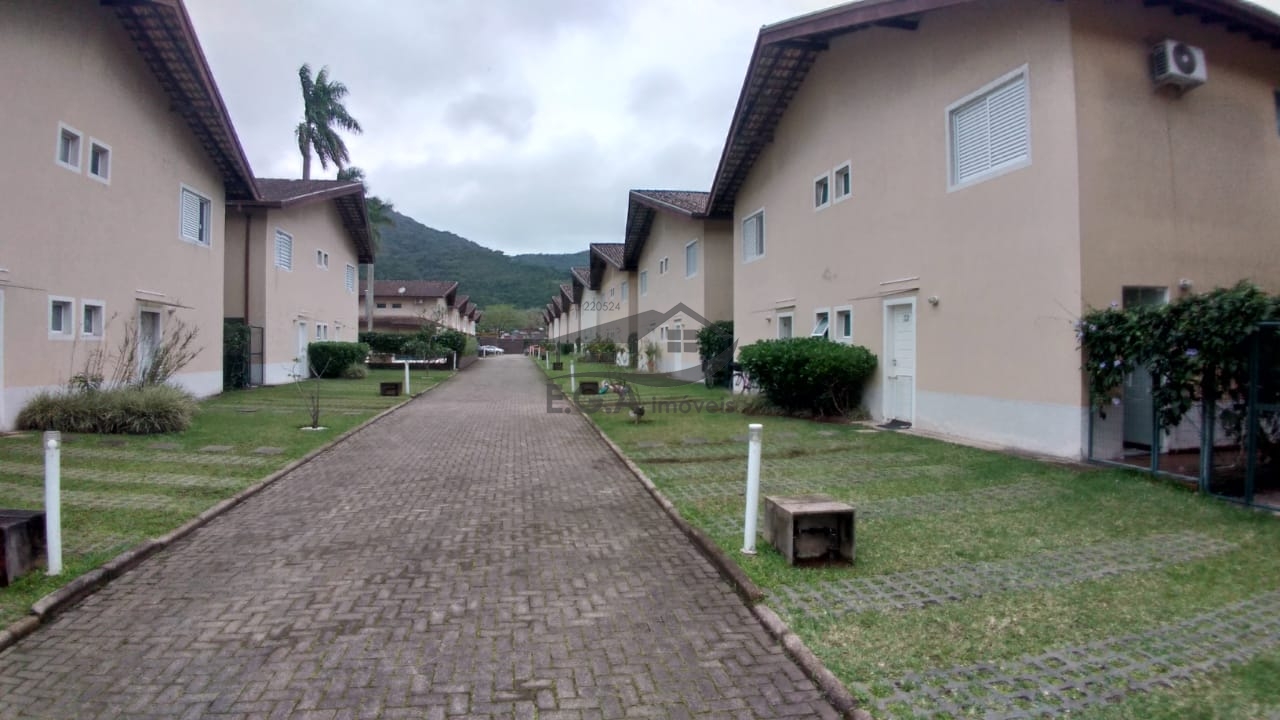 Casa em condomínio em boiçucanga