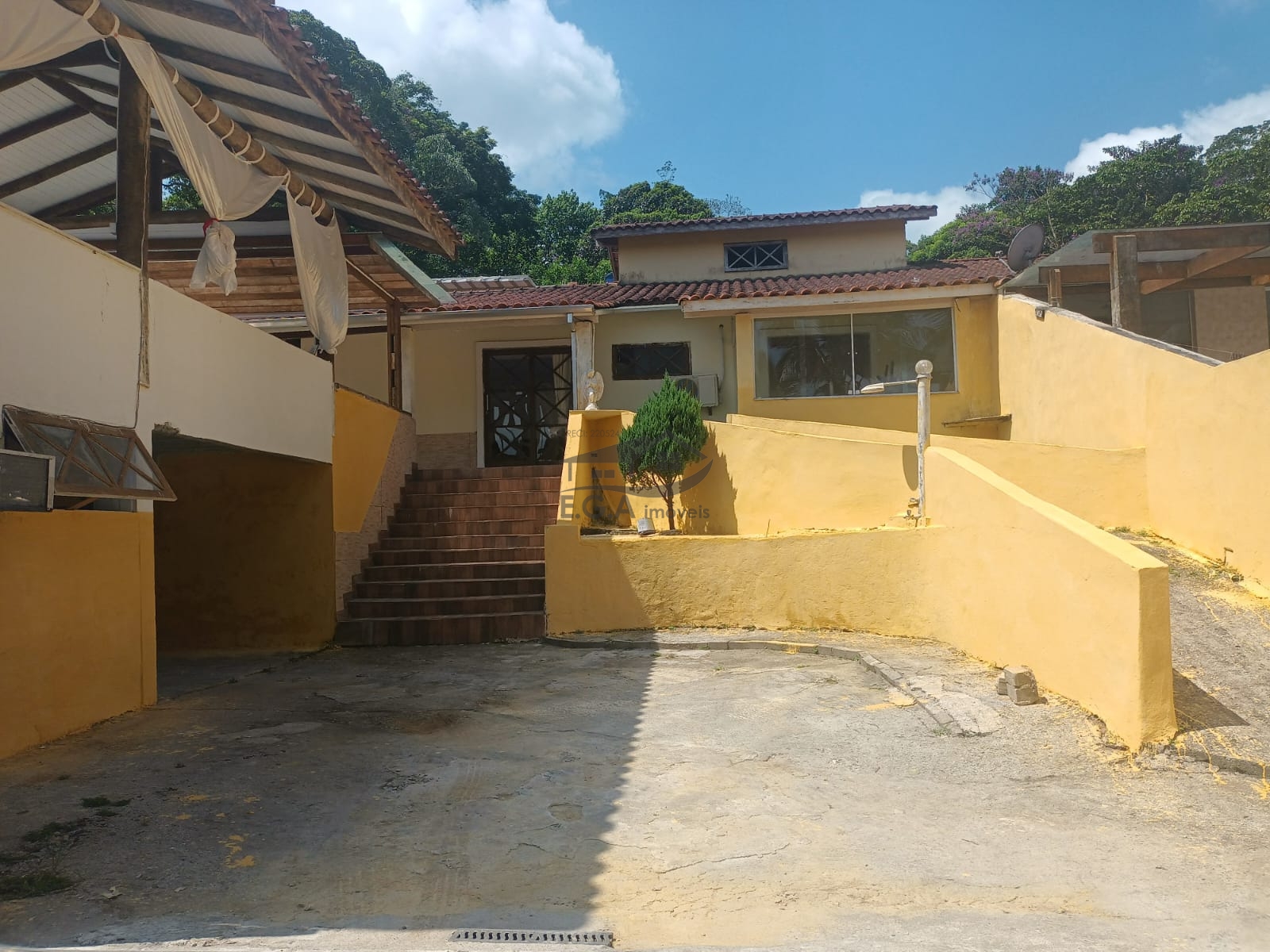 Casa de praia em boiçucanga, na beira rio