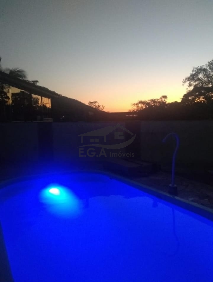 Casa de praia em boiçucanga, na beira rio