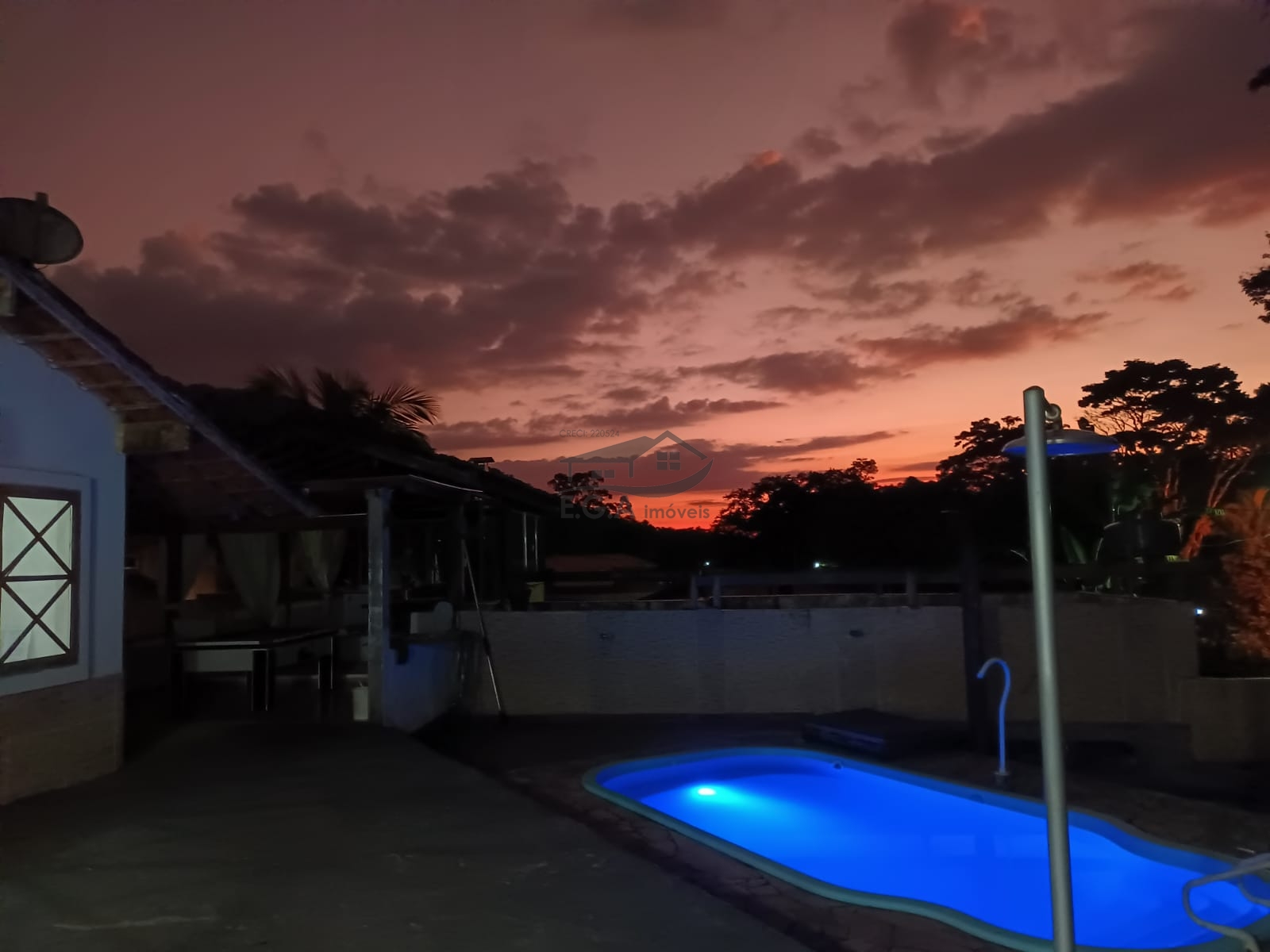 Casa de praia em boiçucanga, na beira rio