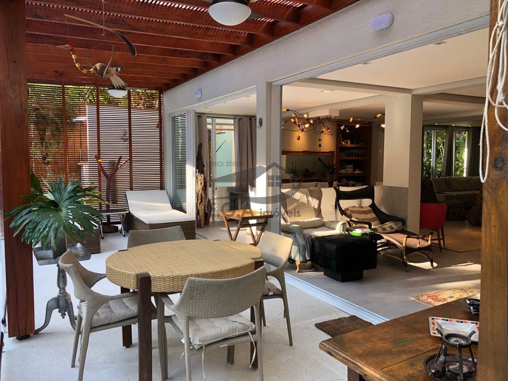 Casa na praia de juquey alto padrão