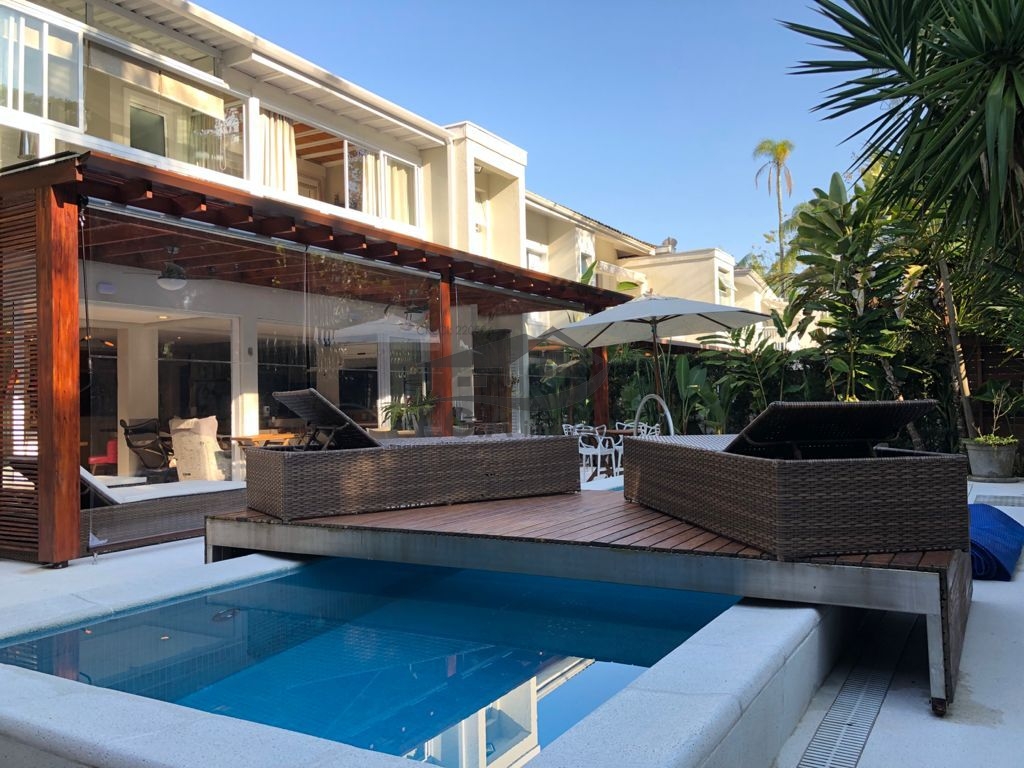 Casa na praia de juquey alto padrão