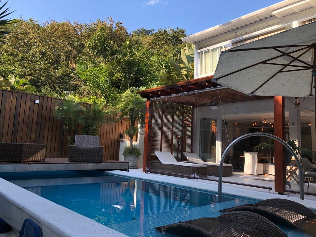 Casa na praia de juquey alto padrão