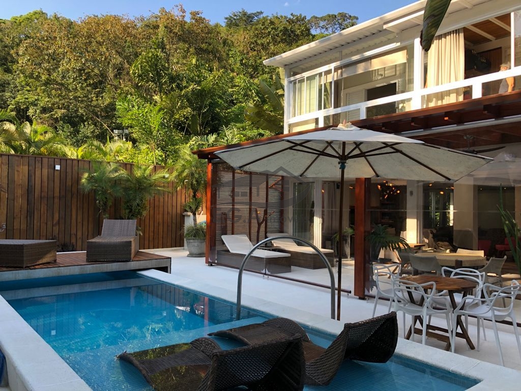 Casa na praia de juquey alto padrão