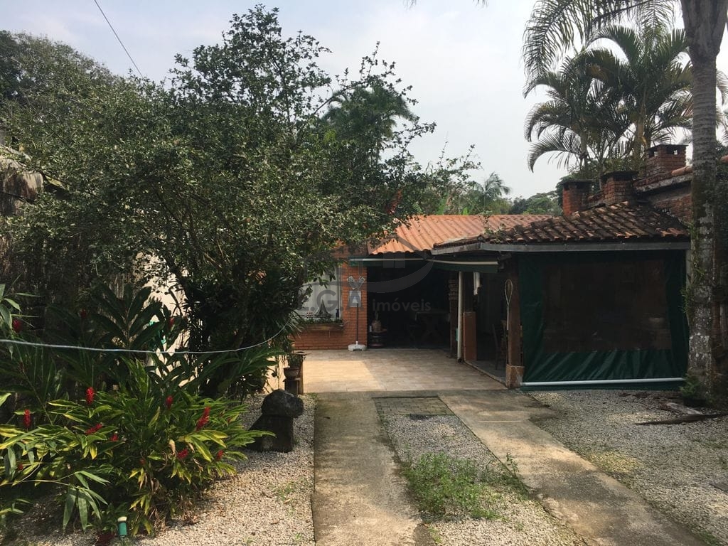 Casa em boiçucanga na beira rio