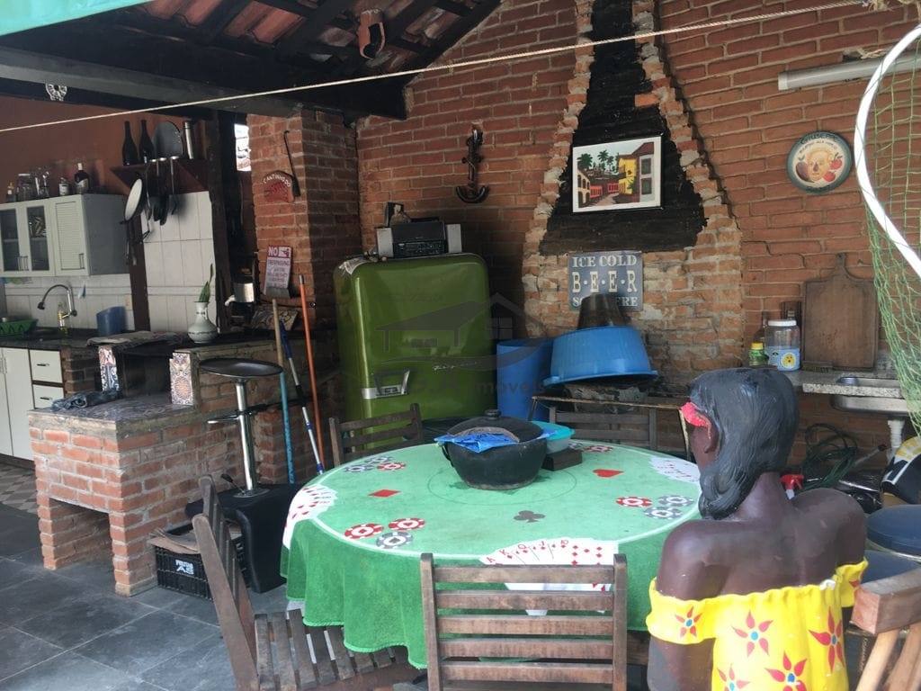 Casa em boiçucanga na beira rio