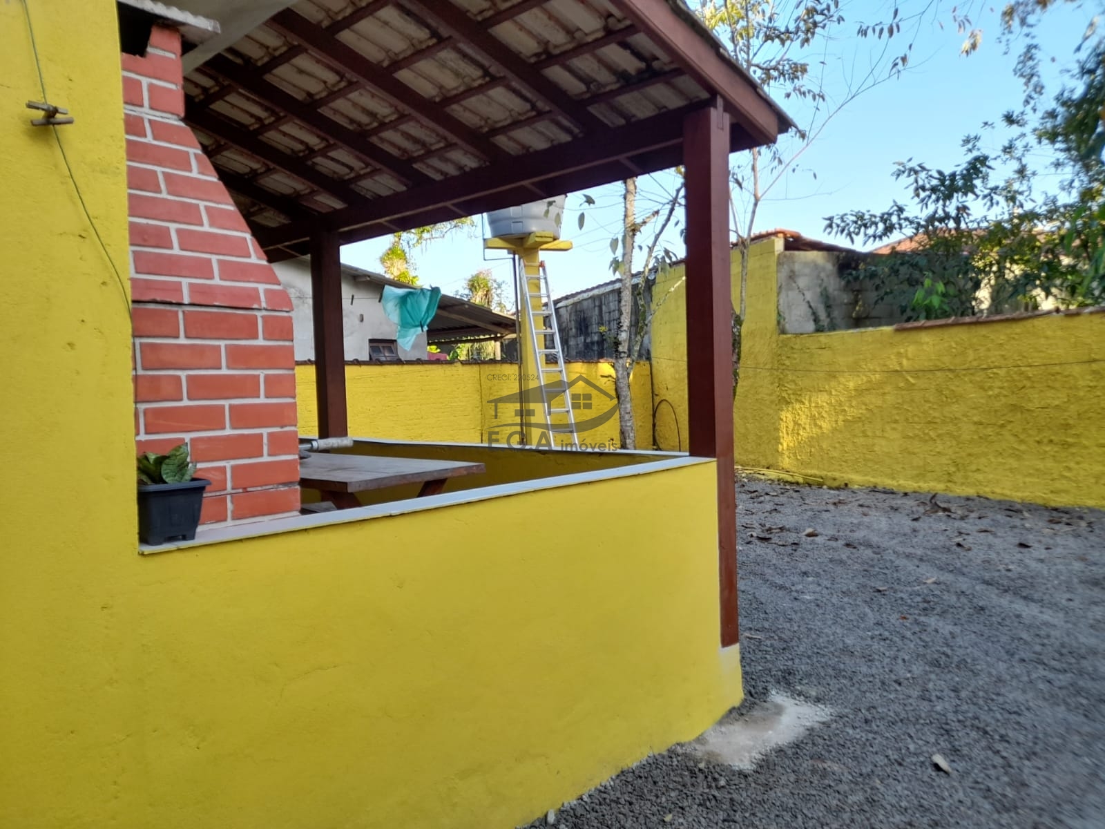 Casa em camburi no piavú sertão