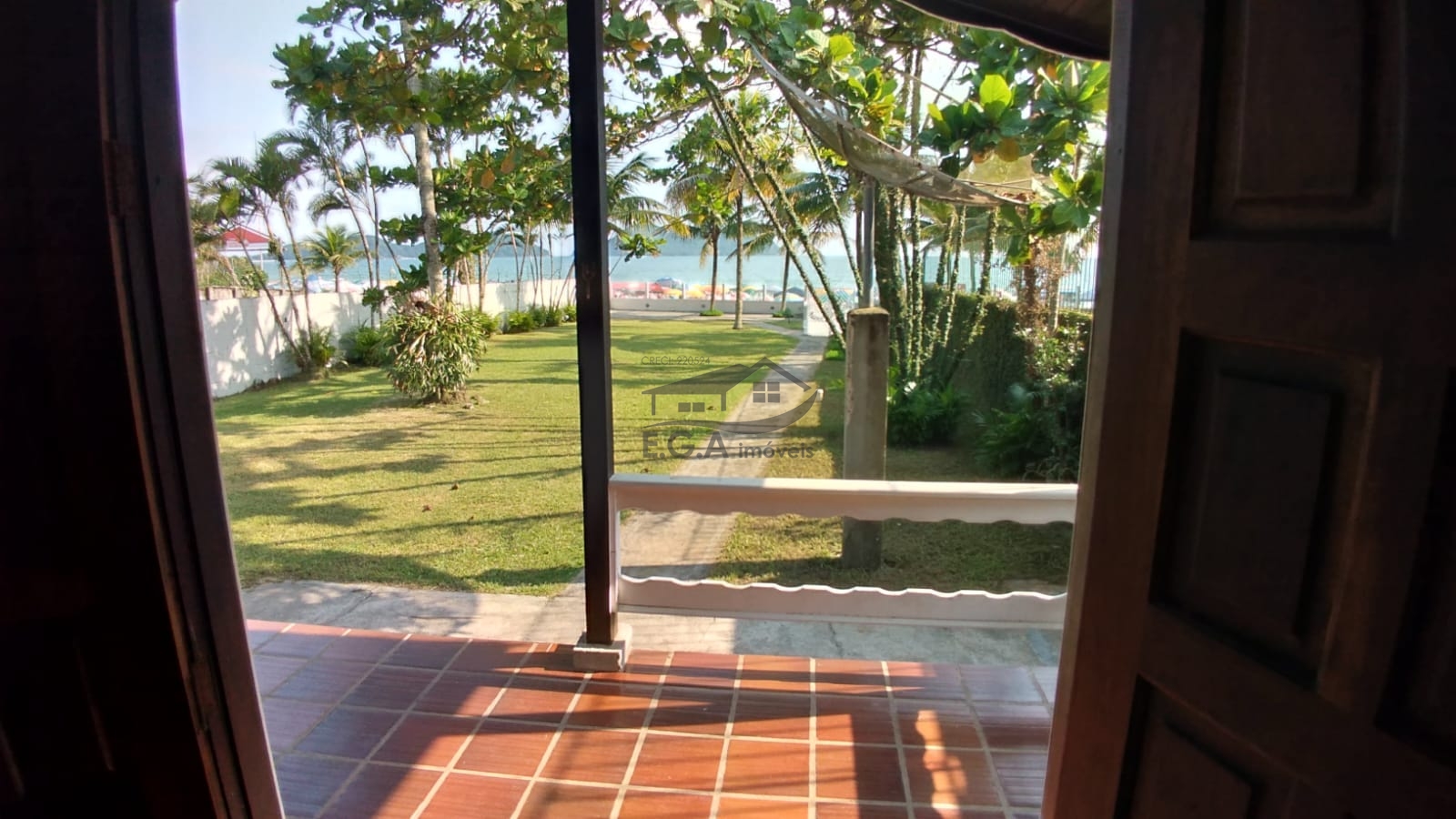 Casa pé na areia em juquehy