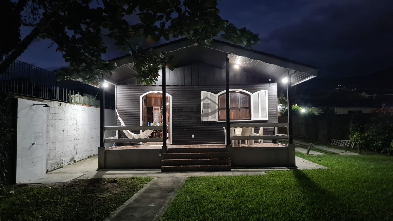 Casa pé na areia em juquehy