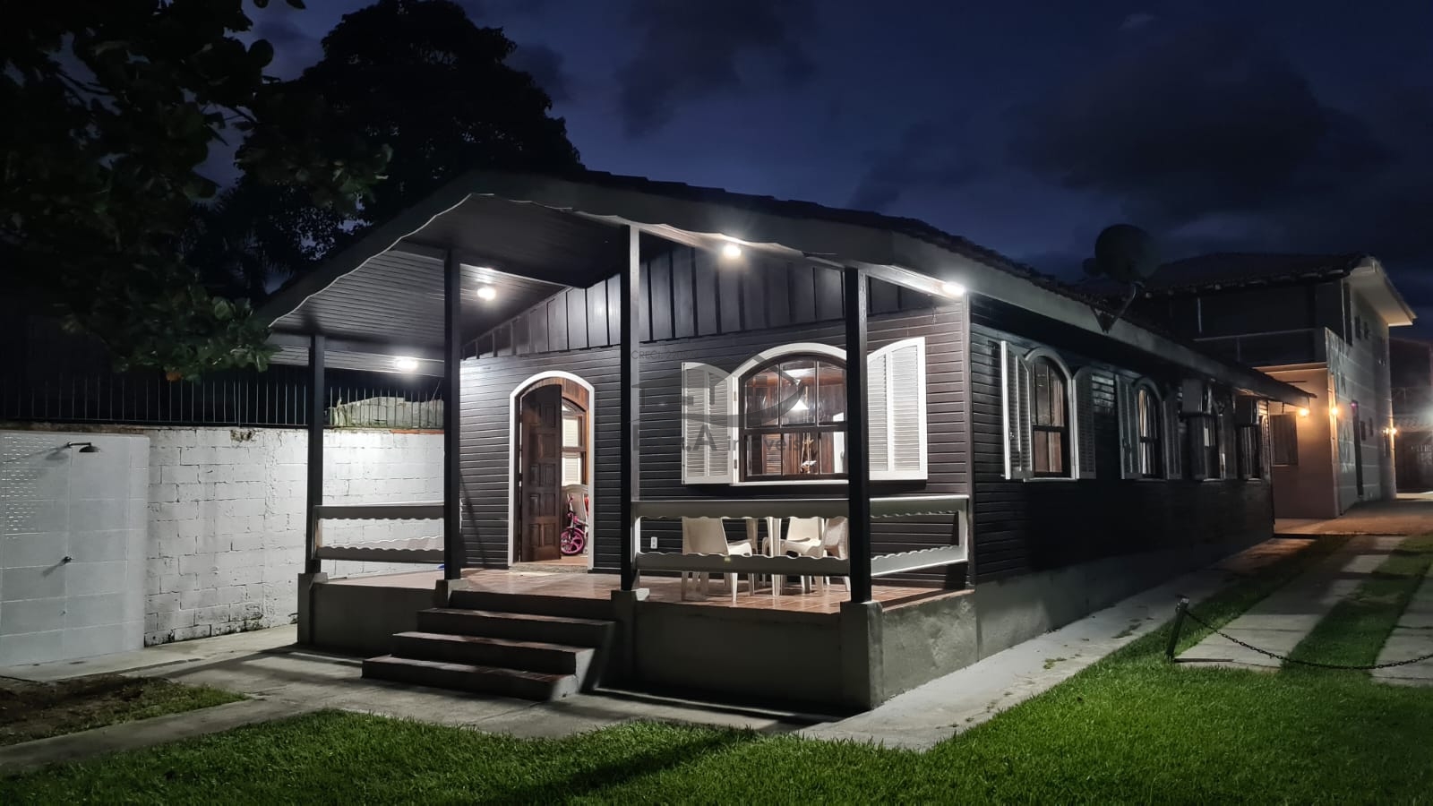 Casa pé na areia em juquehy
