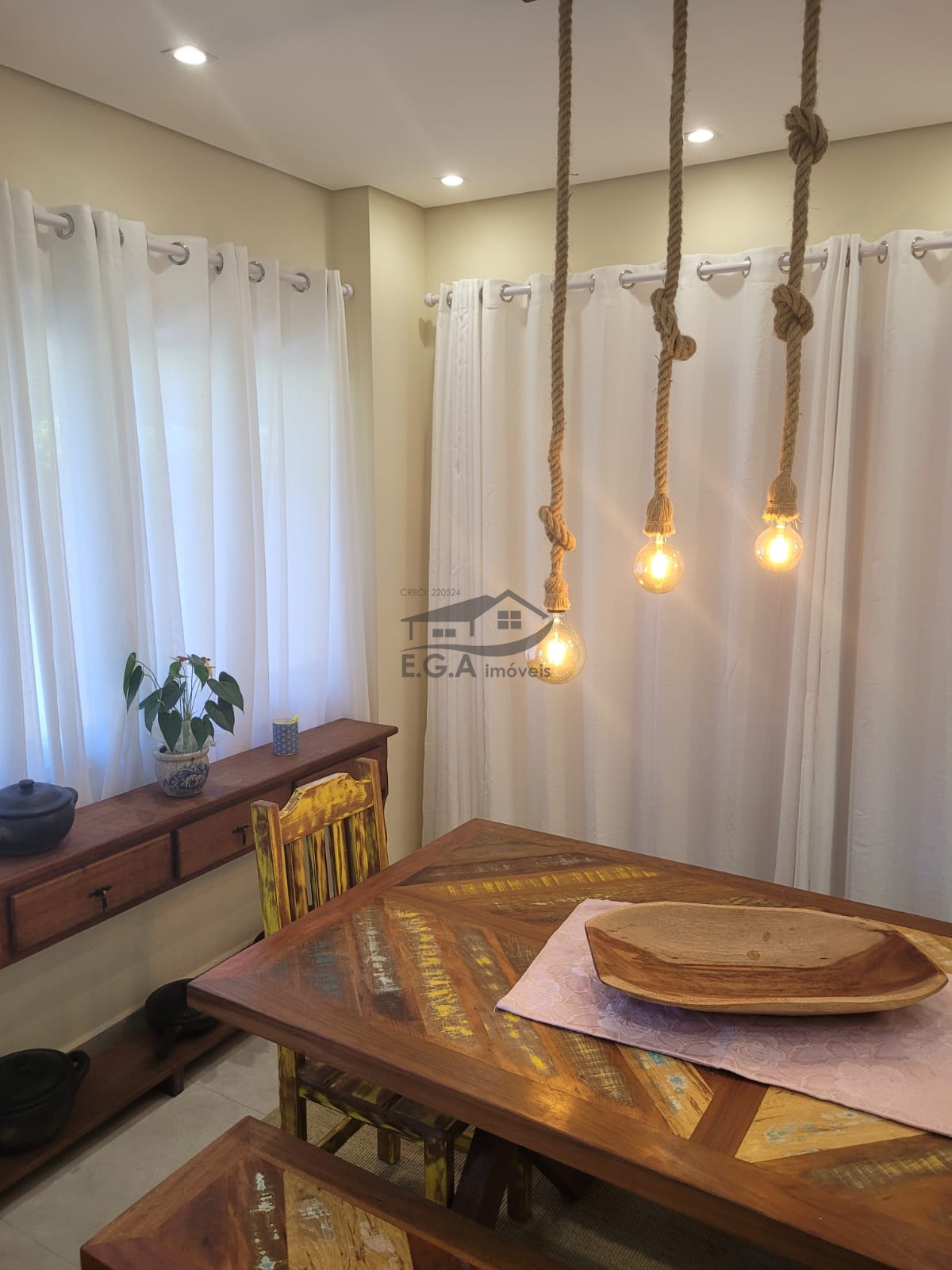 Casa de condomínio em boiçucanga