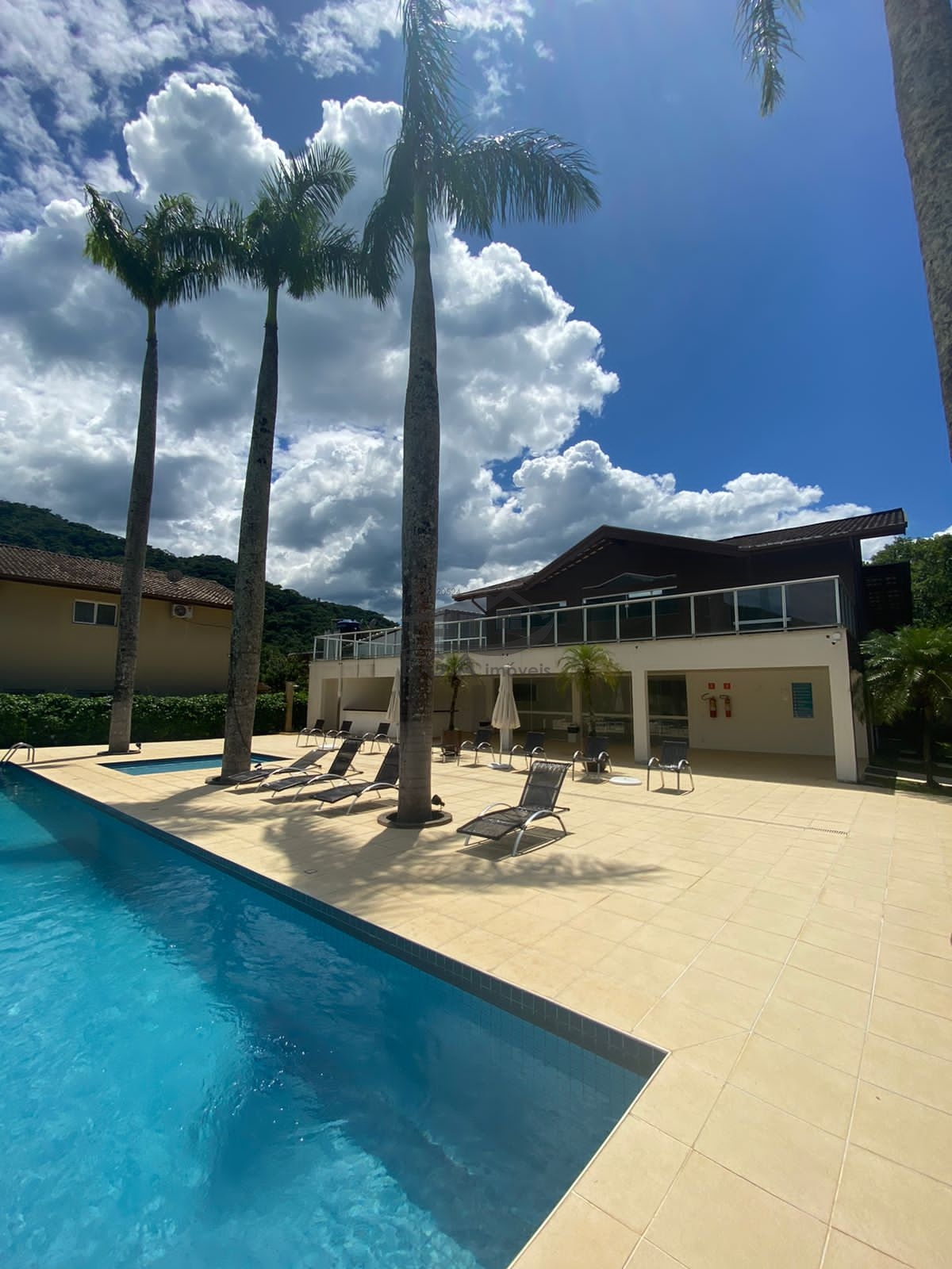 Casa de condomínio em boiçucanga