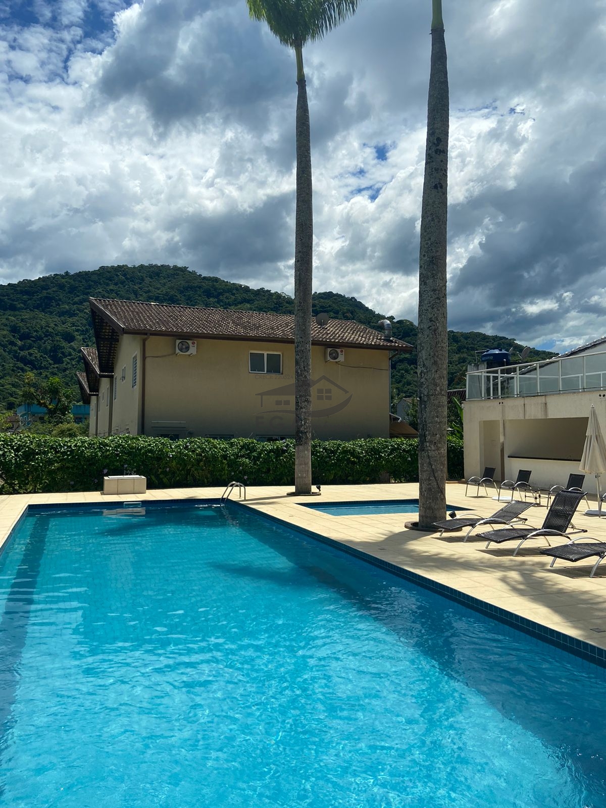 Casa de condomínio em boiçucanga