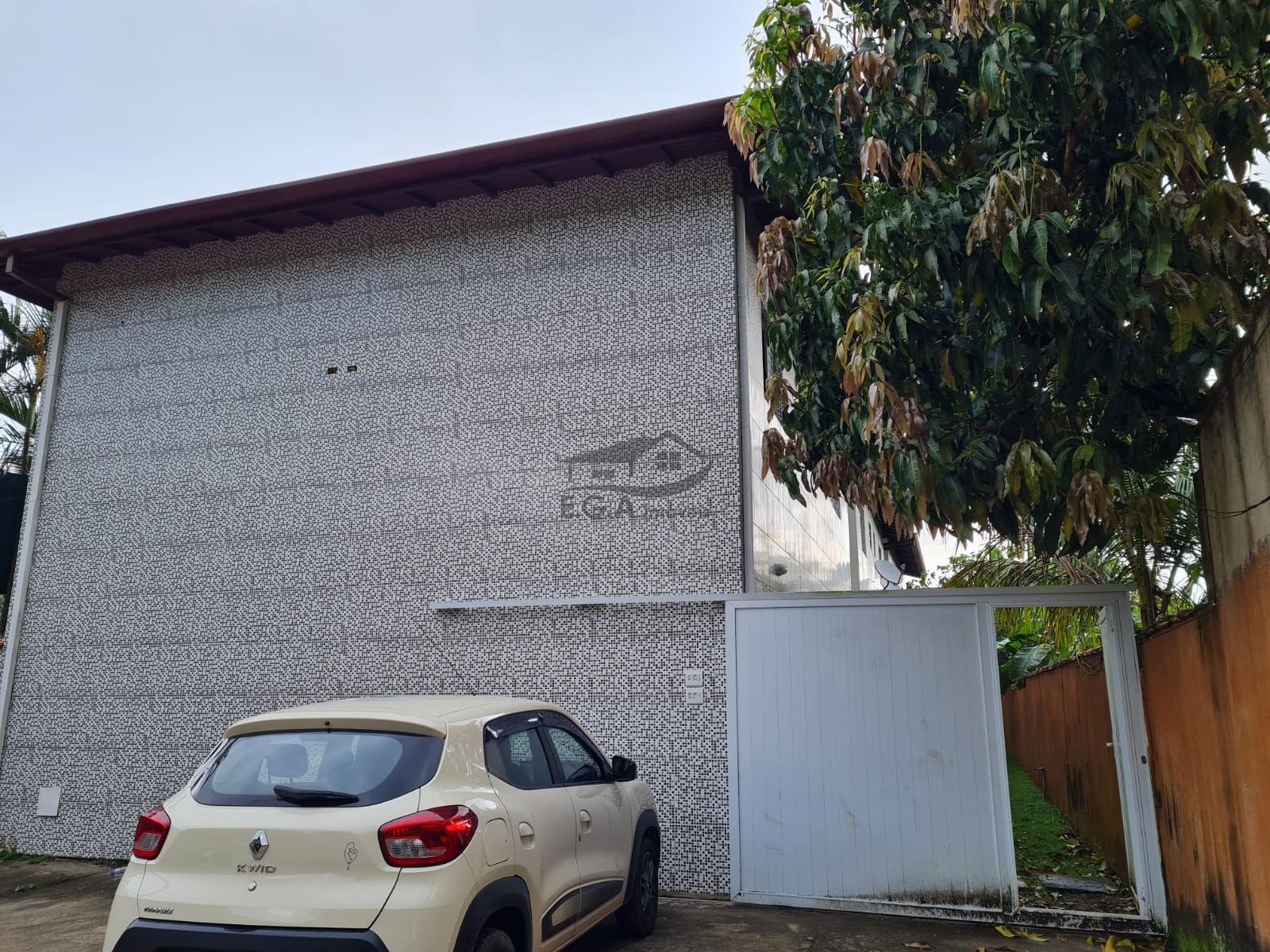 Casa em condomínio em boiçucanga