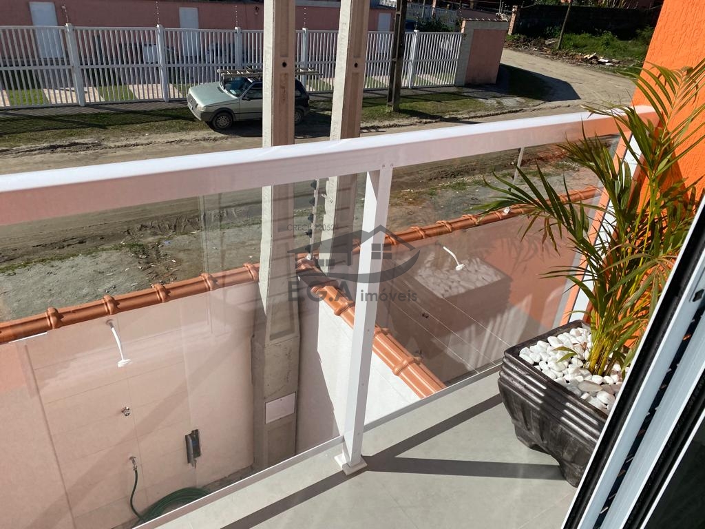 Casa na praia de bertioga um