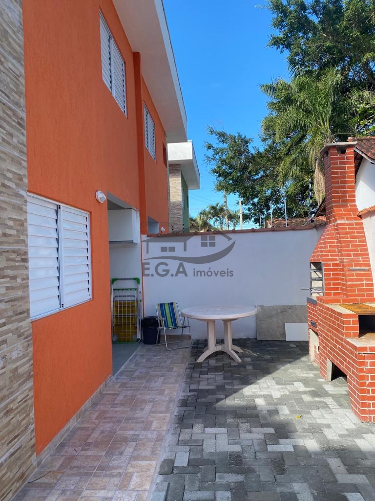 Casa na praia de bertioga um