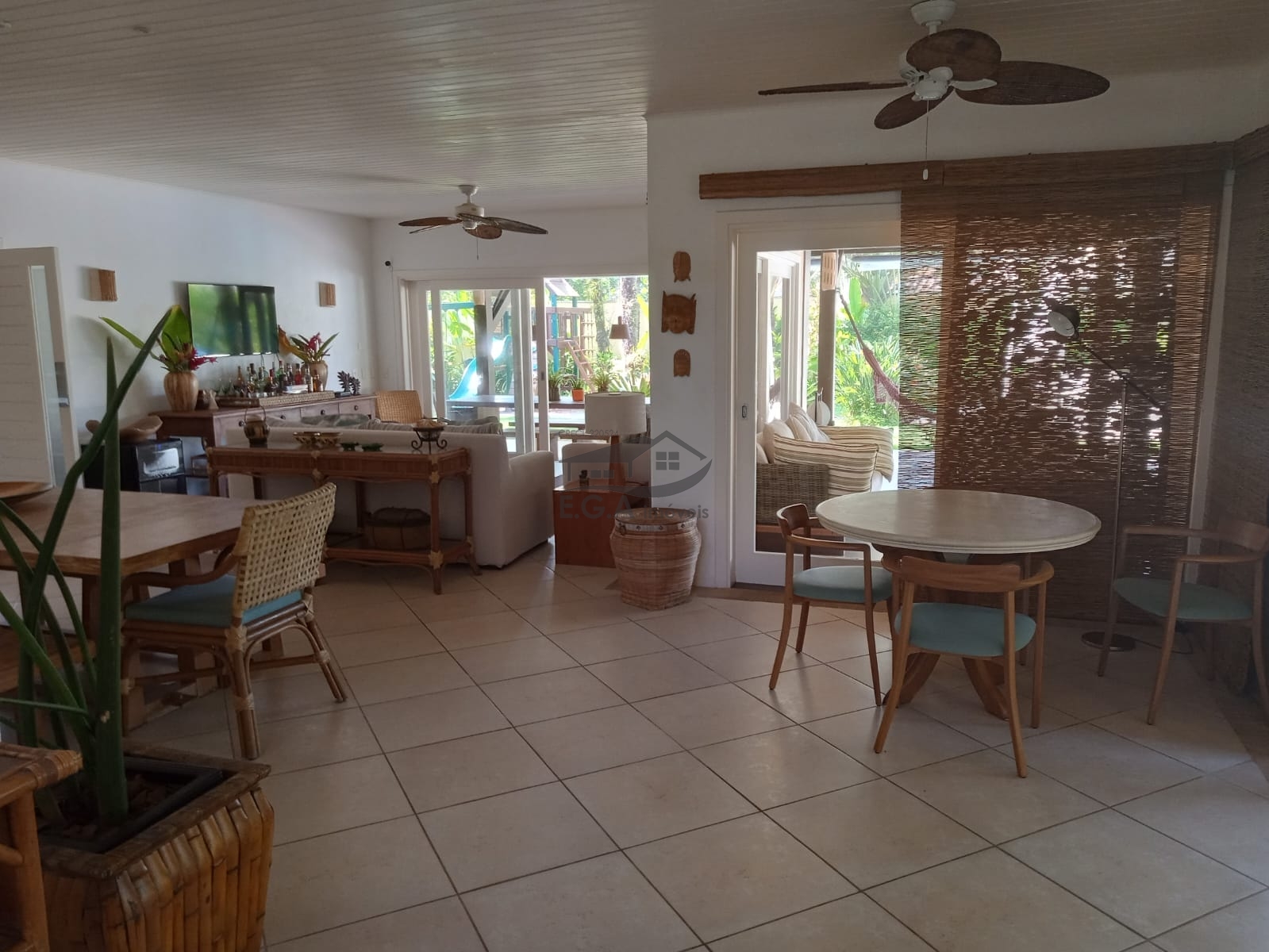 Casa na praia da baleia 50 mts da areia